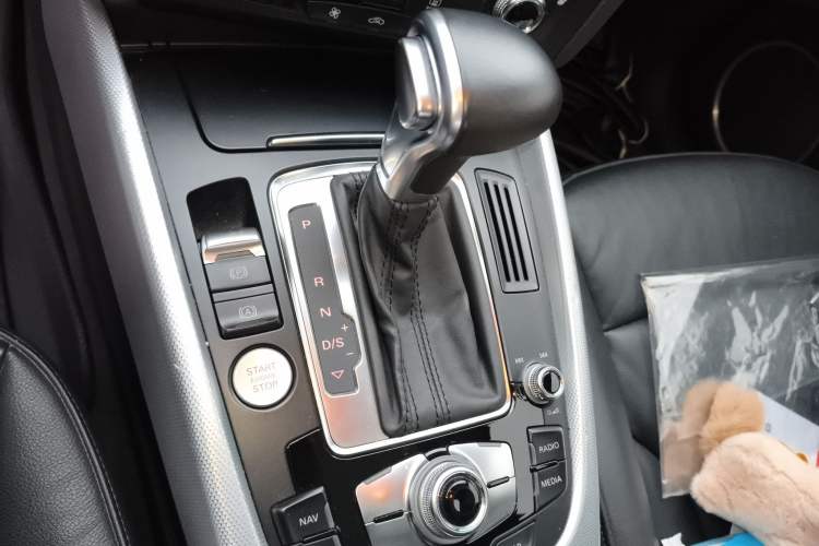 Used Audi Q5 2013 45 TFSI quattro Sport Edition Gear Lever
