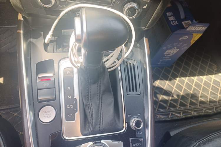 Used Audi Q5 2013 40 TFSI hybrid Gear Lever