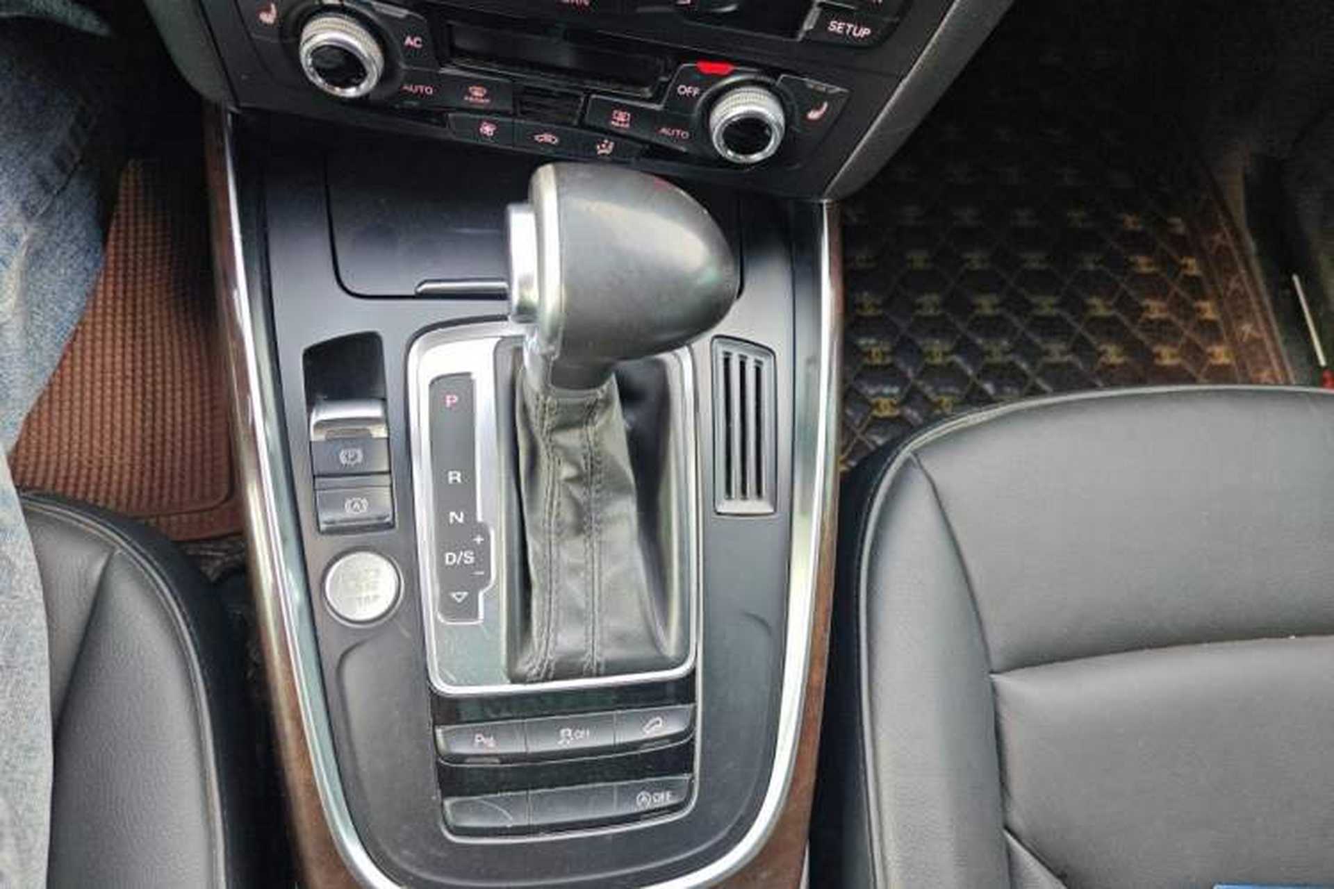 Used Audi Q5 2013 40 TFSI Technology Edition Gear Lever