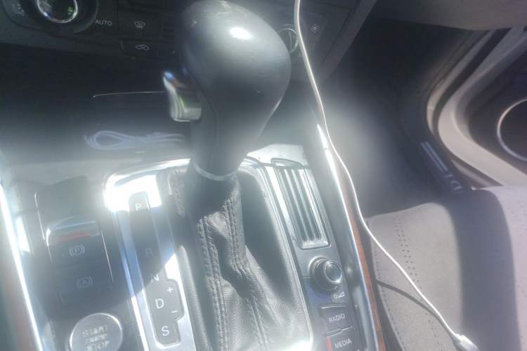 Used Audi Q5 2013 40 TFSI Technology Edition Gear Lever