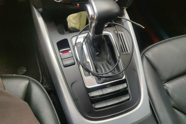 Used Audi Q5 2013 40 TFSI Technology Edition Gear Lever