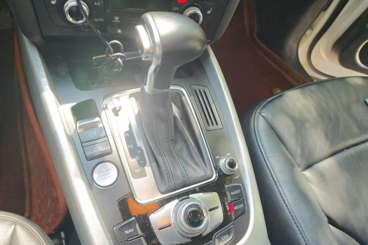 Used Audi Q5 2013 45 TFSI quattro Sport Edition Gear Lever