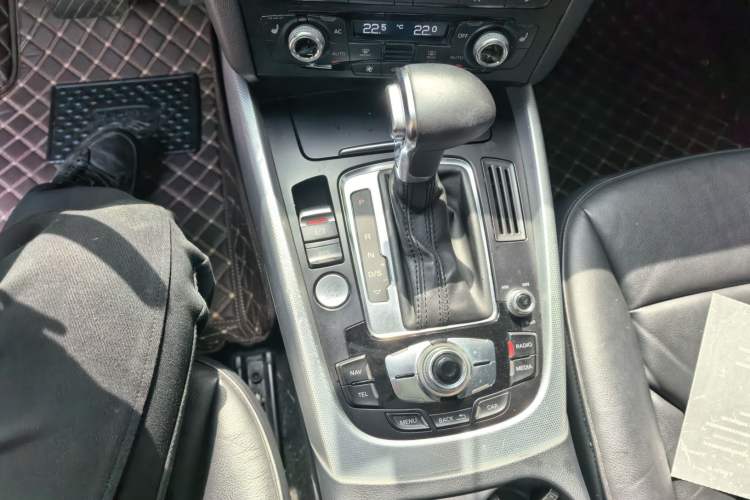 Used Audi Q5 2013 45 TFSI quattro Sport Edition Gear Lever