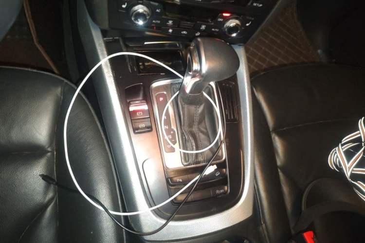 Used Audi Q5 2013 40 TFSI Technology Edition Gear Lever