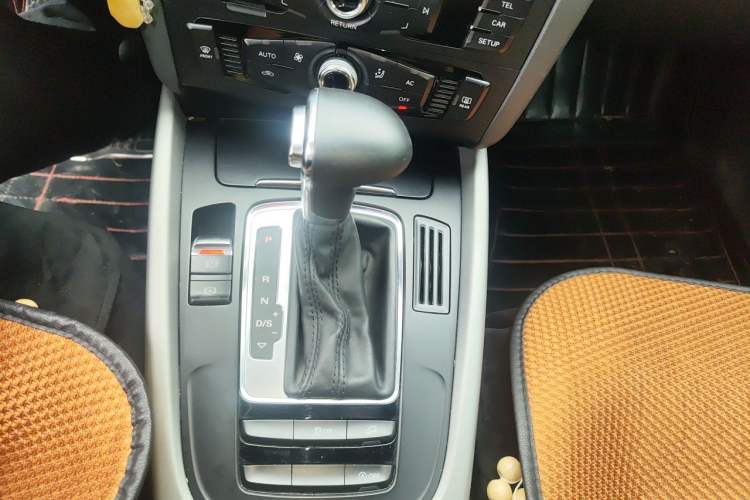 Used Audi Q5 2013 40 TFSI Ambition Gear Lever