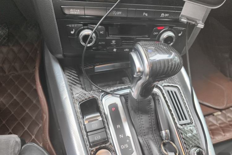 Used Audi Q5 2013 40 TFSI Dynamic Edition Gear Lever