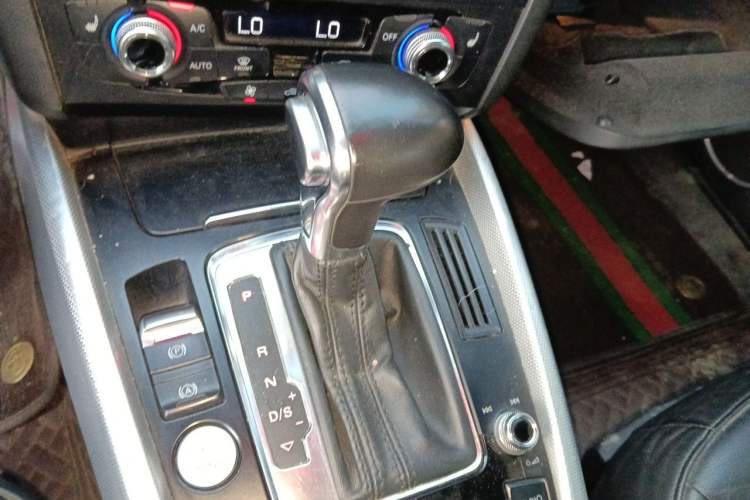 Used Audi Q5 2013 45 TFSI quattro Sport Edition Gear Lever