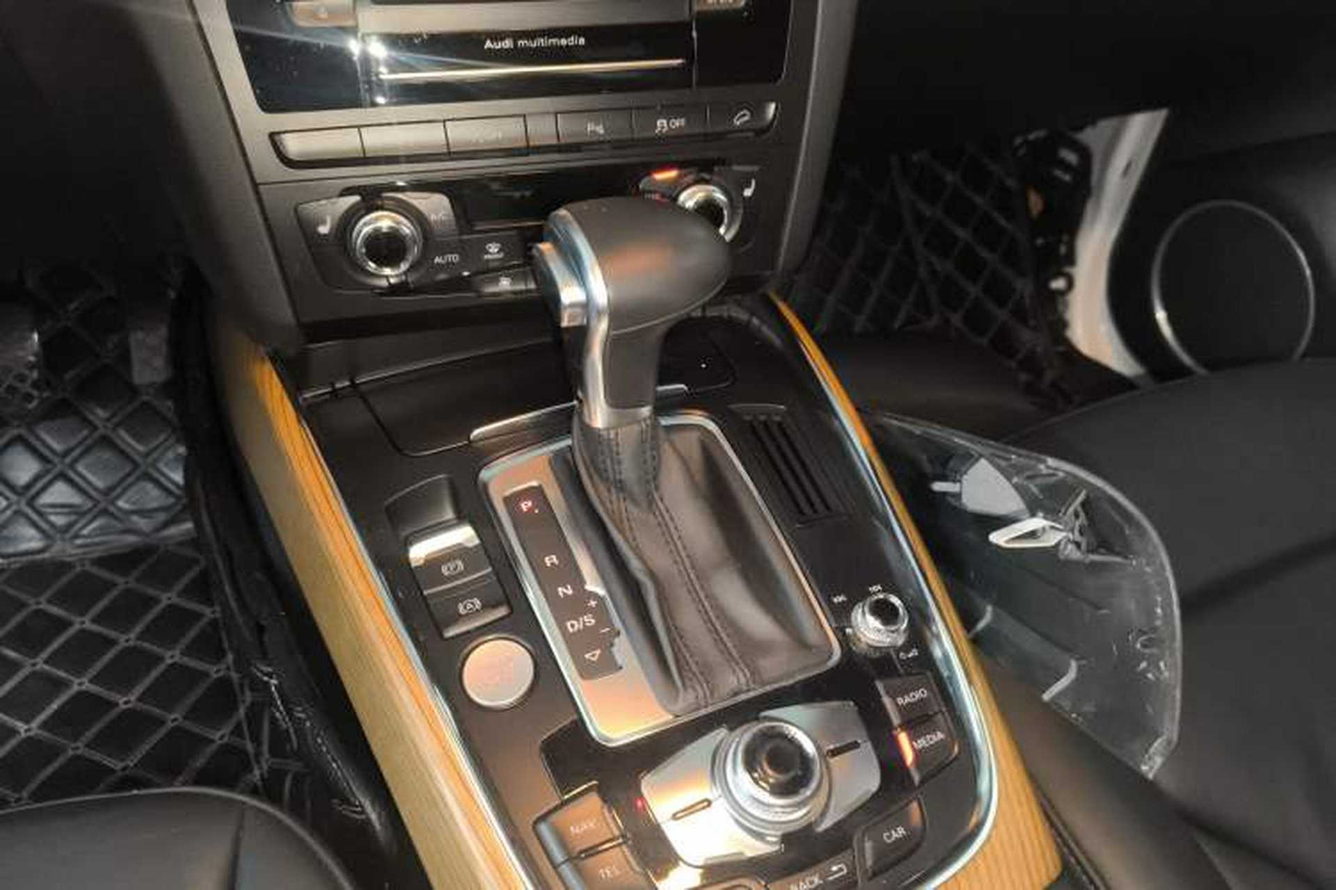 Used Audi Q5 2013 45 TFSI quattro off-road version Gear Lever
