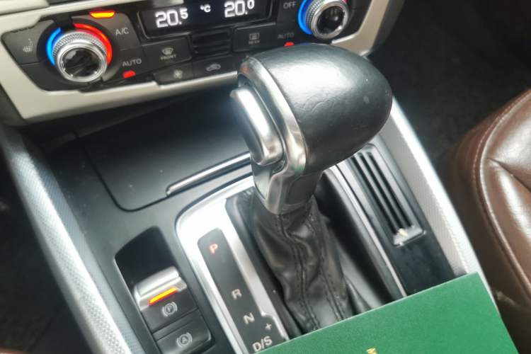 Used Audi Q5 2013 40 TFSI Technology Edition Gear Lever