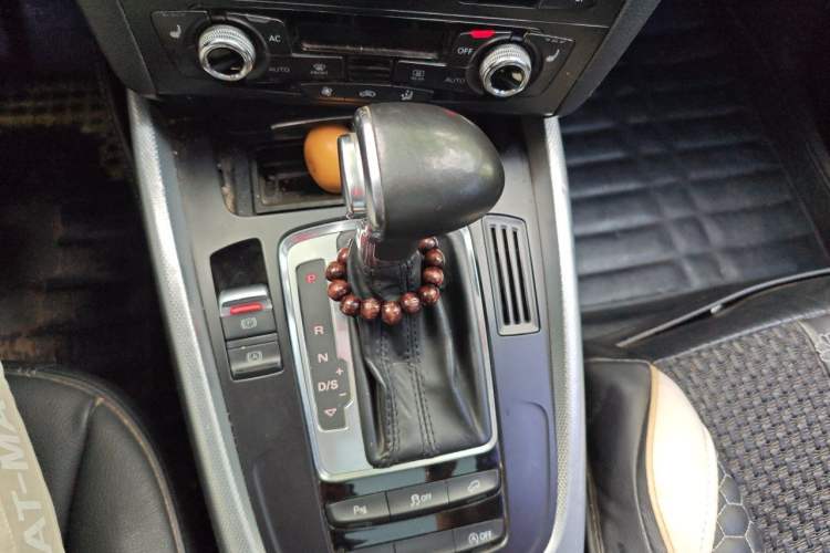 Used Audi Q5 2013 40 TFSI Technology Edition Gear Lever