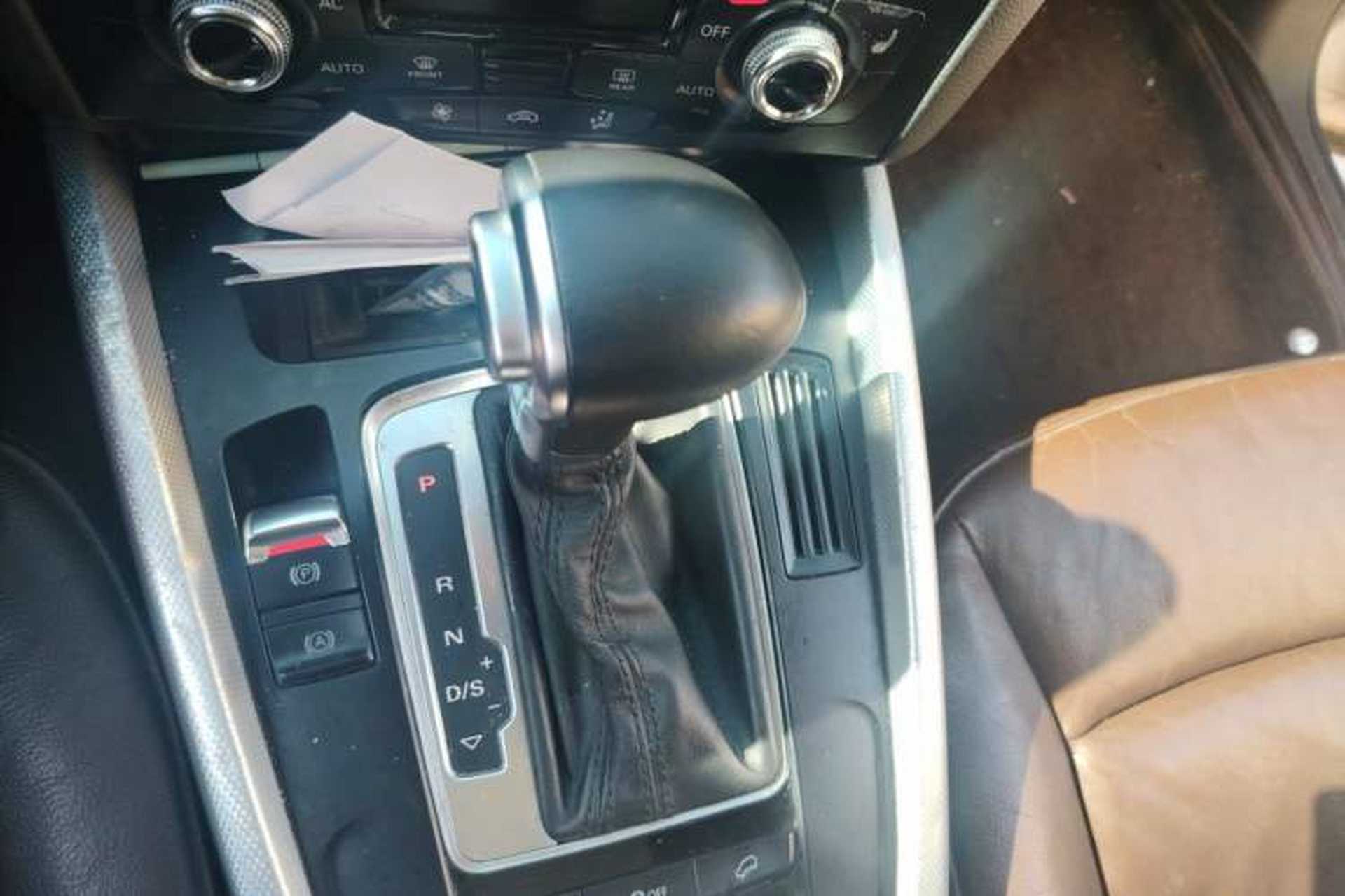 Used Audi Q5 2013 40 TFSI Technology Edition Gear Lever