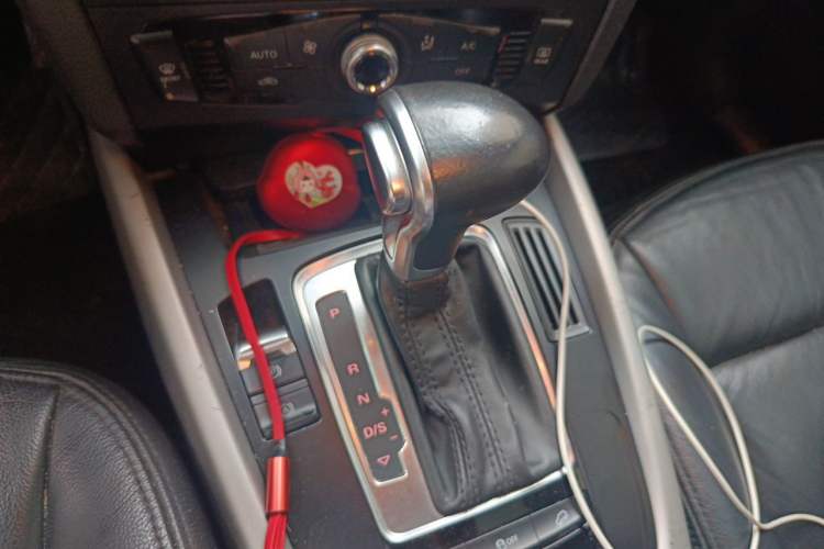 Used Audi Q5 2013 40 TFSI Ambition Gear Lever