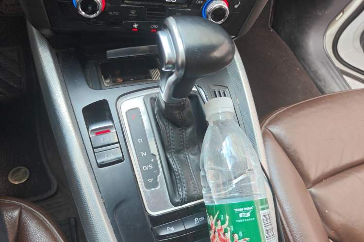 Used Audi Q5 2013 40 TFSI Technology Edition Gear Lever