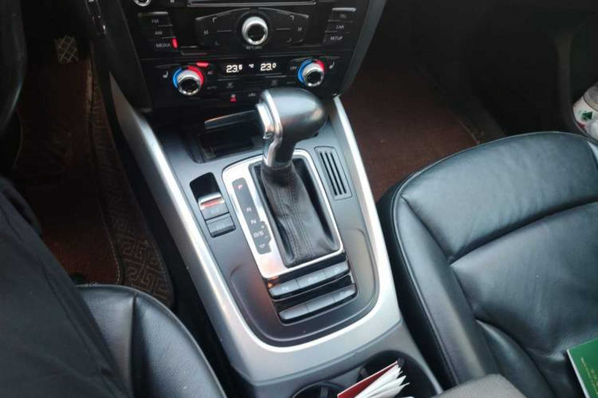 Used Audi Q5 2013 40 TFSI Technology Edition Gear Lever