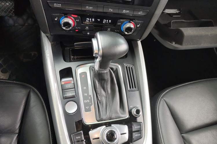 Used Audi Q5 2013 45 TFSI quattro Sport Edition Gear Lever