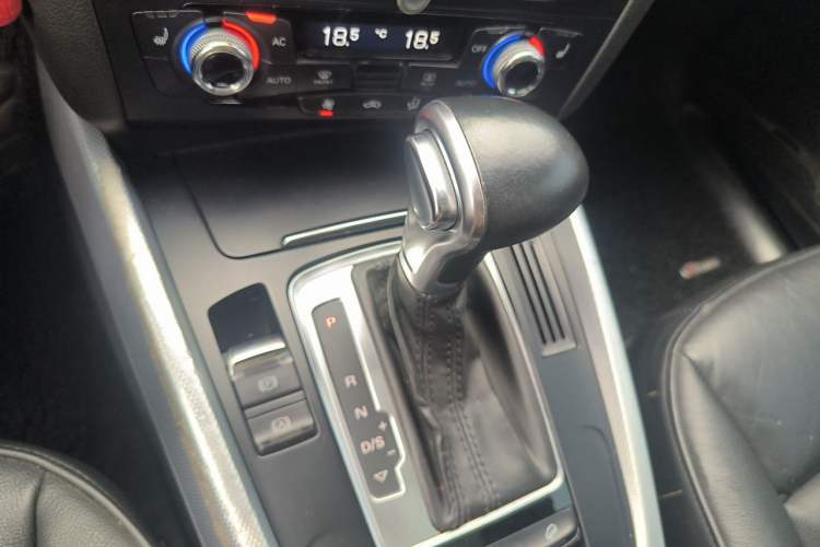 Used Audi Q5 2013 40 TFSI Technology Edition Gear Lever