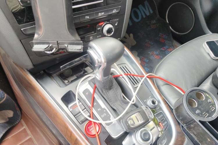 Used Audi Q5 2013 40 TFSI Comfort Edition Gear Lever