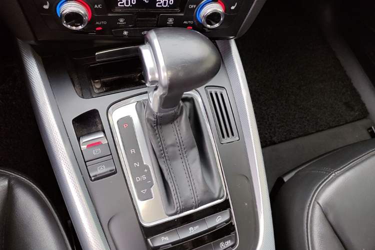 Used Audi Q5 2013 40 TFSI Technology Edition Gear Lever