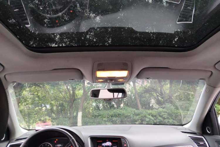 Used Audi Q5 2013 40 TFSI Comfort Edition Headliner