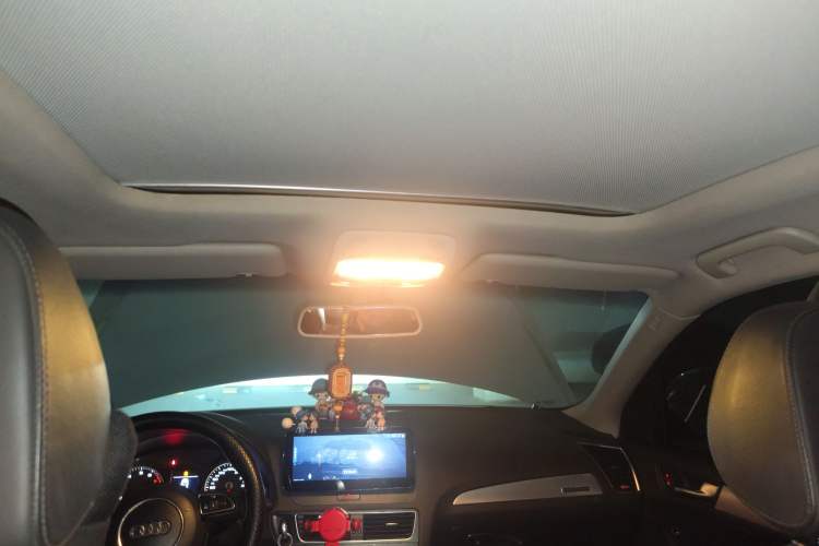 Used Audi Q5 2013 40 TFSI Technology Edition Headliner