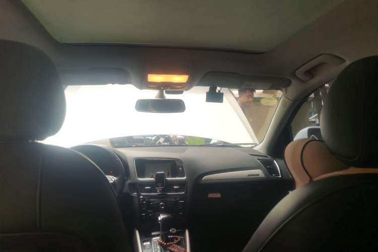 Used Audi Q5 2013 40 TFSI Ambition Headliner