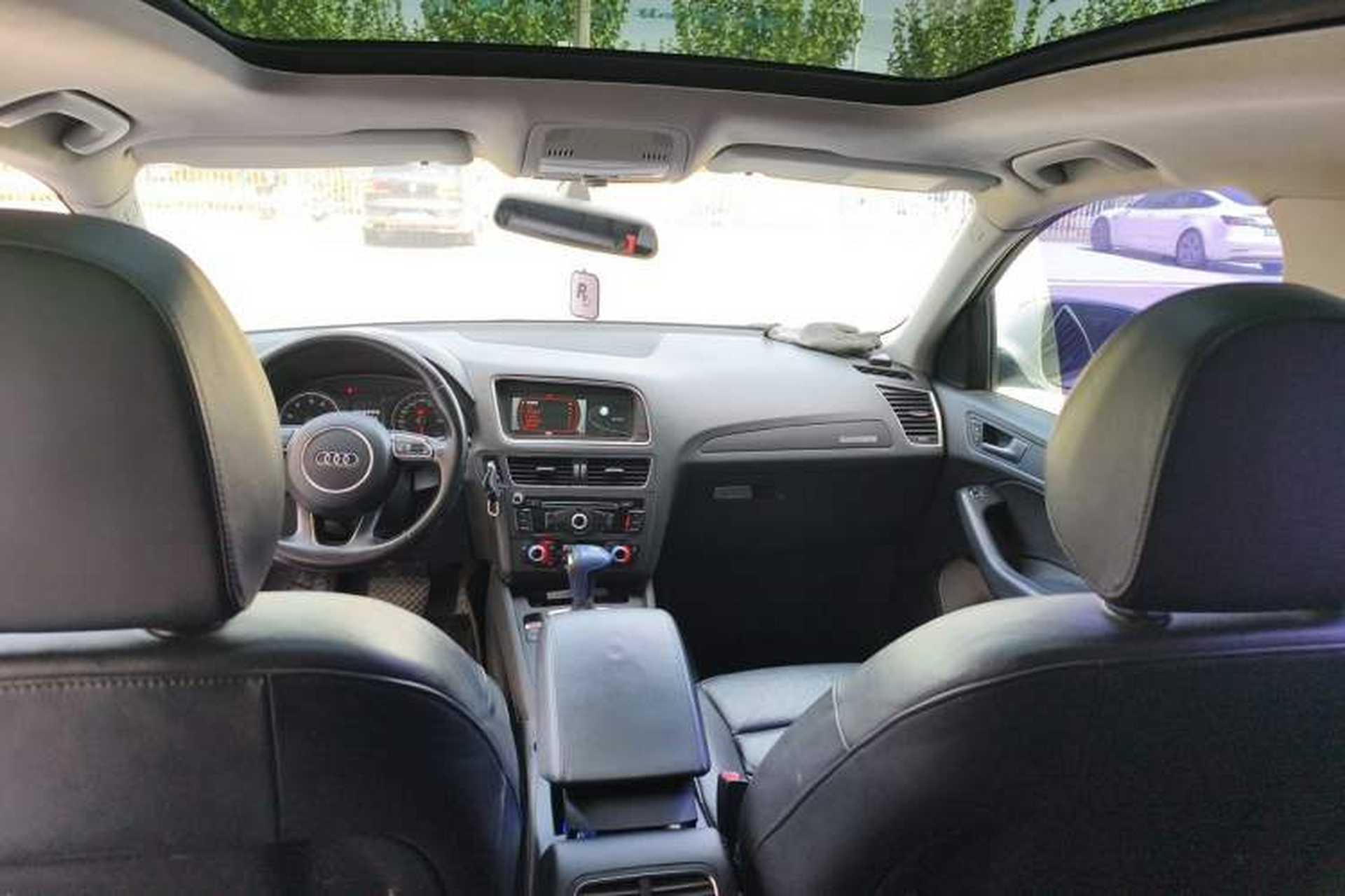 Used Audi Q5 2013 40 TFSI Technology Edition Headliner