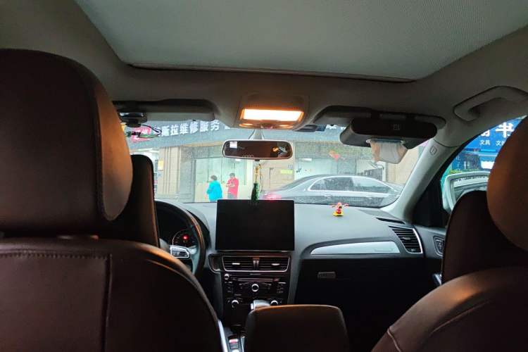Used Audi Q5 2013 40 TFSI Ambition Headliner