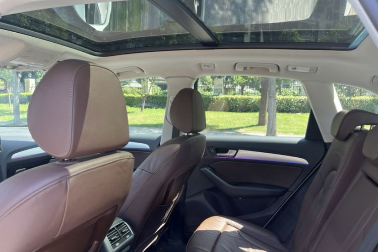 Used Audi Q5 2013 40 TFSI Technology Edition Headliner