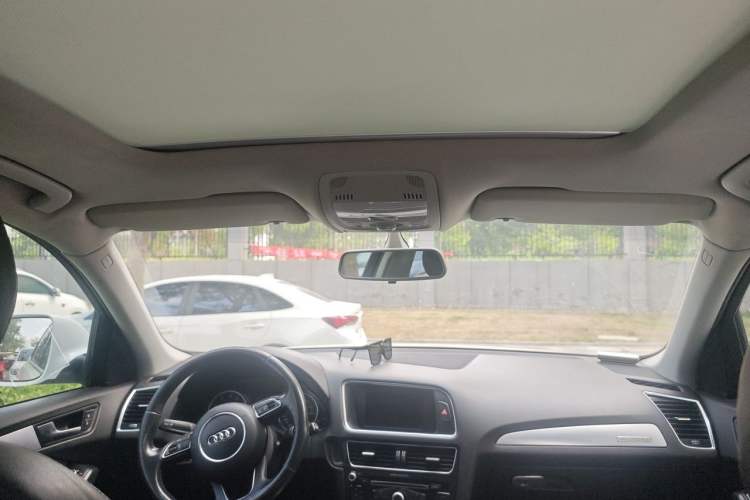 Used Audi Q5 2013 40 TFSI Technology Edition Headliner