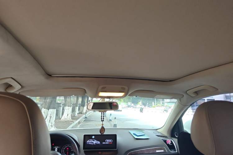 Used Audi Q5 2013 40 TFSI Comfort Edition Headliner