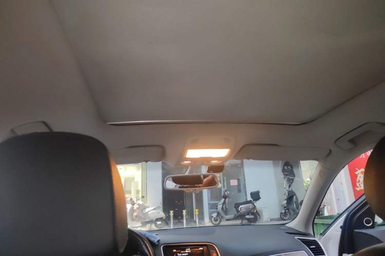 Used Audi Q5 2013 40 TFSI Comfort Edition Headliner