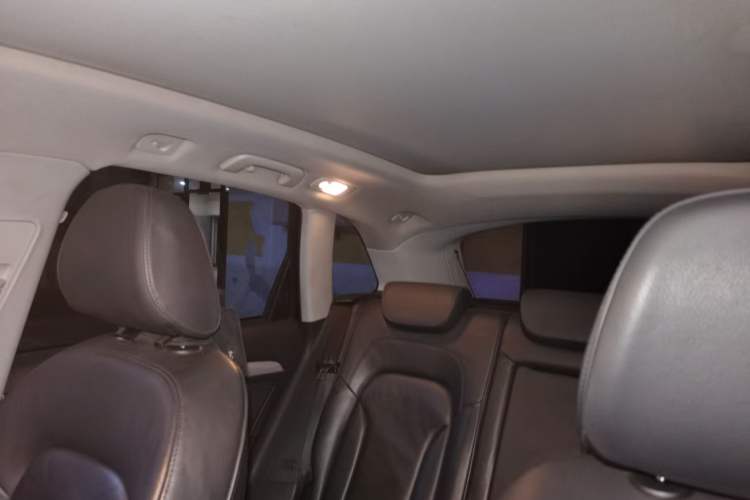 Used Audi Q5 2013 40 TFSI Technology Edition Headliner