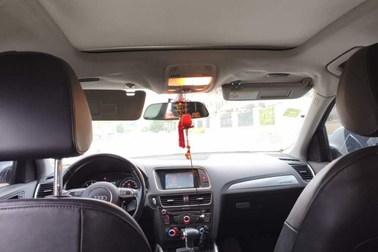 Used Audi Q5 2013 40 TFSI Technology Edition Headliner