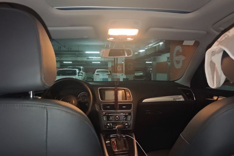 Used Audi Q5 2013 40 TFSI Technology Edition Headliner