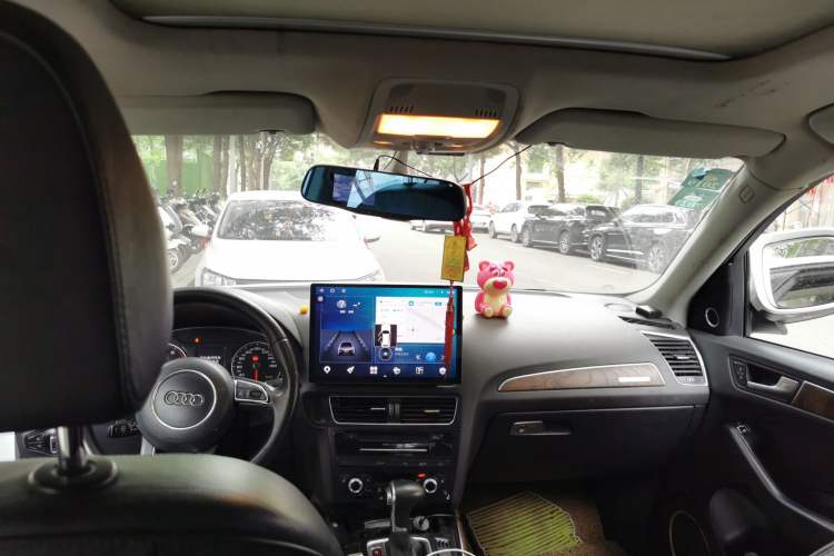 Used Audi Q5 2013 40 TFSI Comfort Edition Headliner
