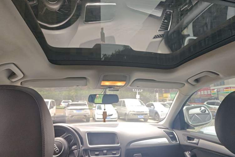 Used Audi Q5 2013 40 TFSI Technology Edition Headliner