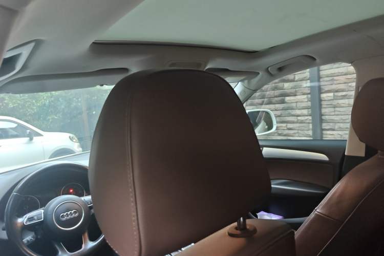 Used Audi Q5 2013 40 TFSI Technology Edition Headliner