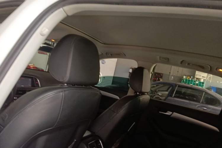 Used Audi Q5 2013 40 TFSI Technology Edition Headliner