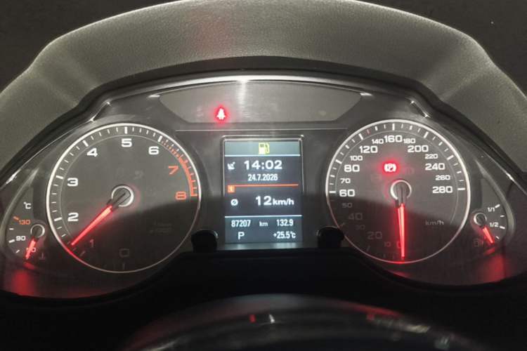 Used Audi Q5 2013 45 TFSI quattro Sport Edition Instrument Cluster