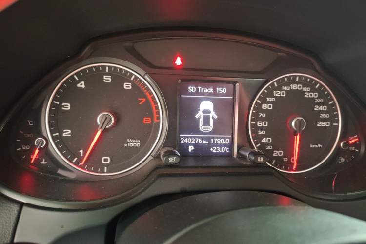 Used Audi Q5 2013 40 TFSI Technology Edition Instrument Cluster