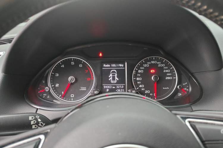 Used Audi Q5 2013 40 TFSI Technology Edition Instrument Cluster