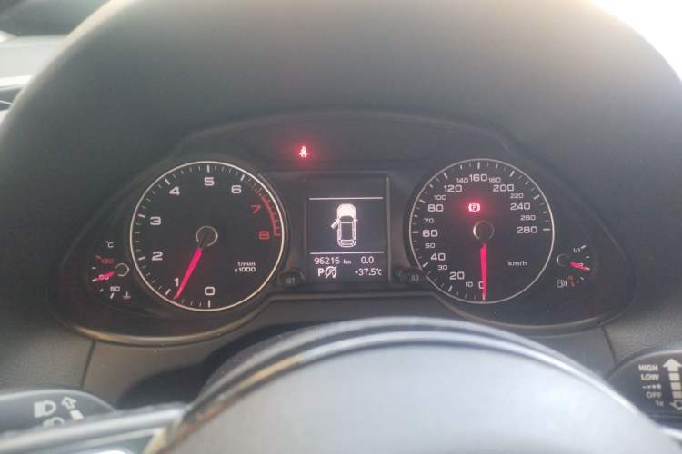 Used Audi Q5 2013 40 TFSI Technology Edition Instrument Cluster