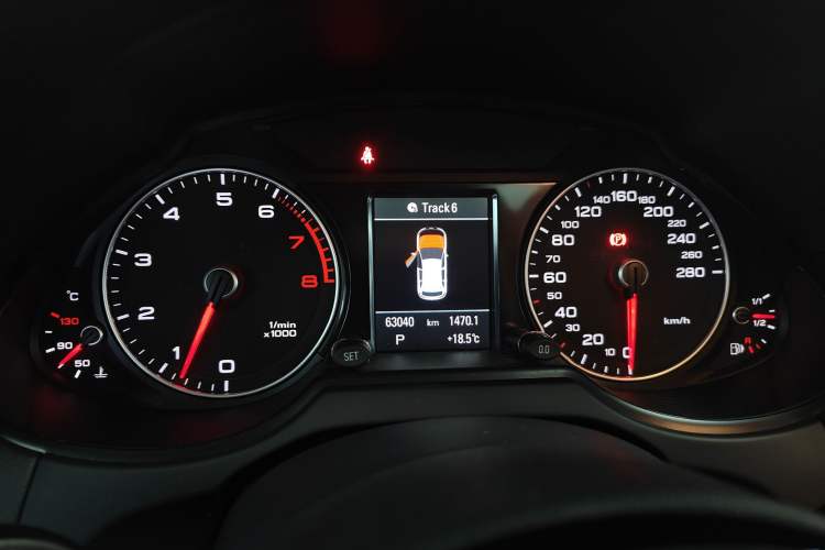 Used Audi Q5 2013 40 TFSI Comfort Edition Instrument Cluster