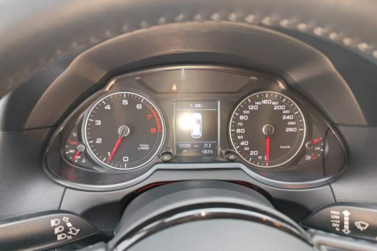 Used Audi Q5 2013 40 TFSI Comfort Edition Instrument Cluster