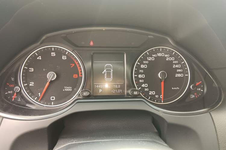 Used Audi Q5 2013 40 TFSI Technology Edition Instrument Cluster