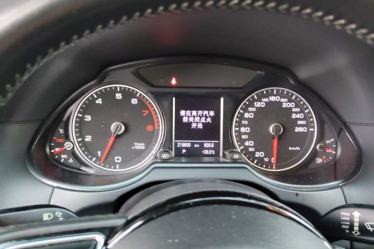 Used Audi Q5 2013 40 TFSI Comfort Edition Instrument Cluster