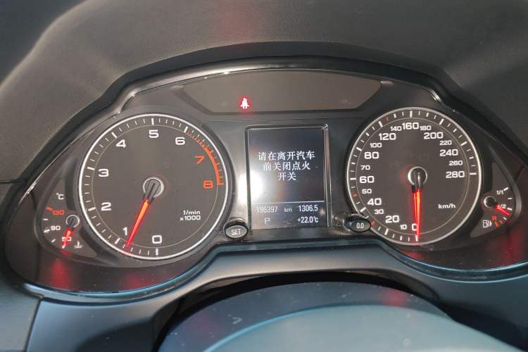 Used Audi Q5 2013 40 TFSI Comfort Edition Instrument Cluster