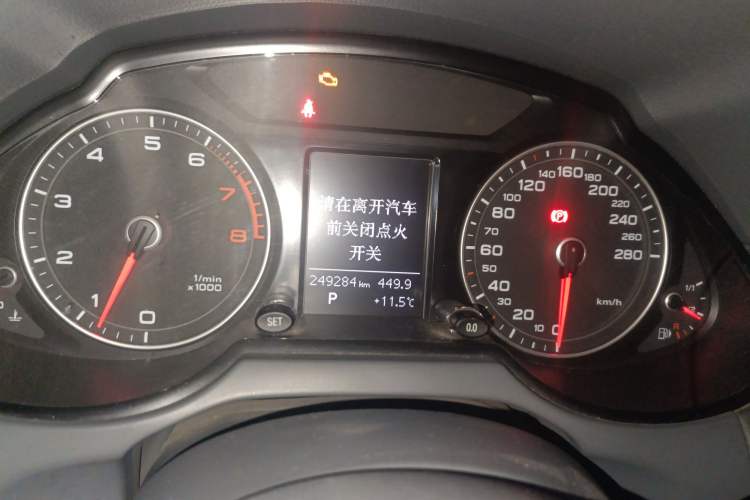 Used Audi Q5 2013 40 TFSI Ambition Instrument Cluster