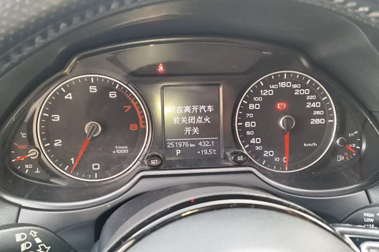Used Audi Q5 2013 40 TFSI Ambition Instrument Cluster