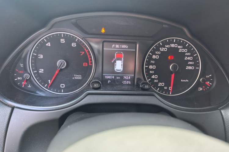 Used Audi Q5 2013 45 TFSI quattro Sport Edition Instrument Cluster
